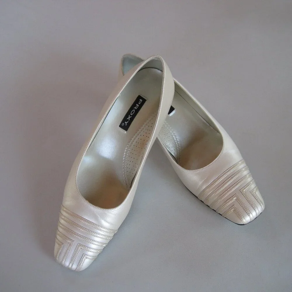 Vintage 1990s PROXY beige - fluor Sela taupe low heel pumps size 9 W
